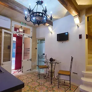  Apartment St. John