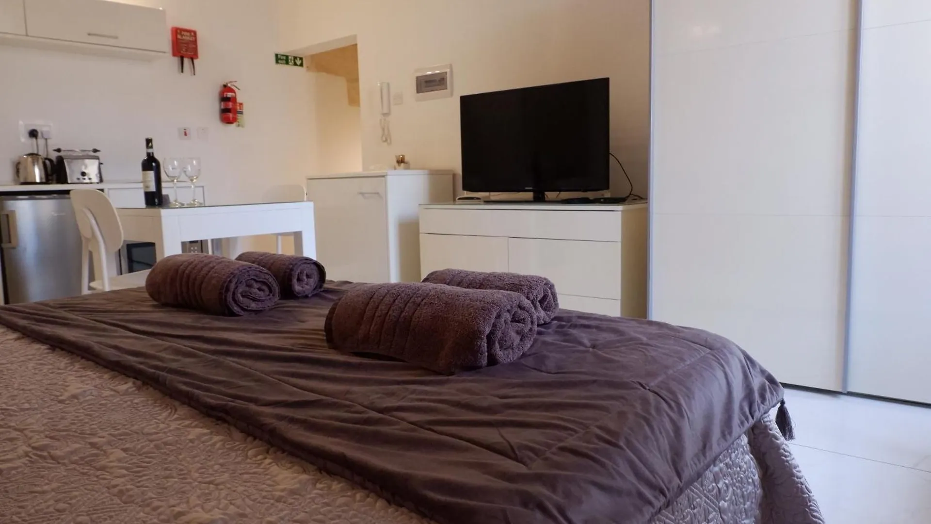 Spqr Studios 2 Valletta Appartement